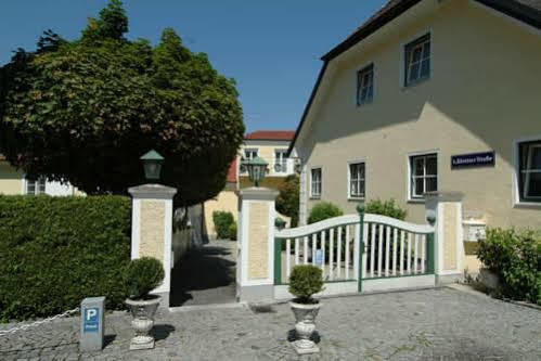 Hotel Biedermeier Hof Schärding Exterior foto
